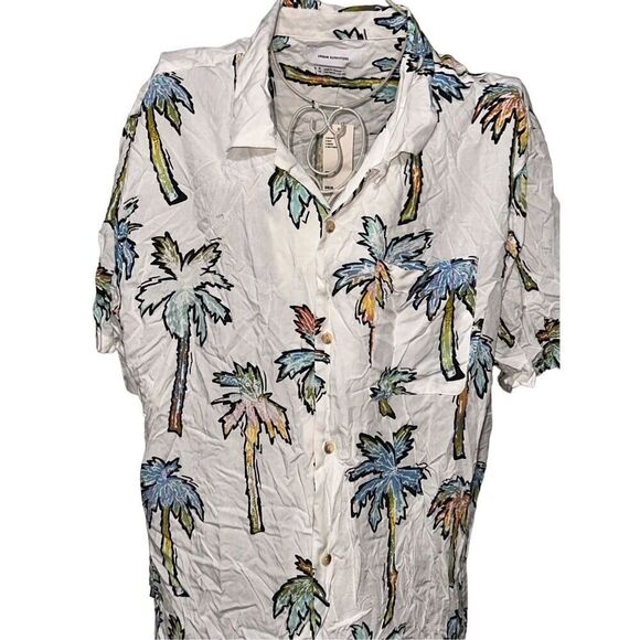 NEW WITH TAGS UO URBAN OUTFITTERS Gradient Palms Rayon Short Sleeve Button-Down - Picture 2 of 12